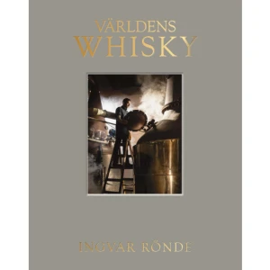 Världens whisky (inbunden) - Varför blev ett totalförbud för alkohol språngbrädan för skotsk whisky i USA? Hur kunde en tv-serie skapa problem för japanska whiskytillverkare? Varför är Indien världens största whiskyproducent? Är det ok att använda fårbajs för att röka whiskyn? Kommer kinesisk whisky att dominera världen framöver? Och går det ens att tillverka en whisky vid Döda havet 432 meter under havsytan?Svaren på de här frågorna, och många fler, får du i Världens whisky. För några decennier sedan kunde de whiskyproducerande länderna räknas på ena handens fingrar. Inte nu längre. Världens populäraste sprit tillverkas idag i nästan hundra länder och det säljs fler än 5 miljarder flaskor om året. Följ med på en resa som berättar historien om hur whiskyn erövrade världen. Om länderna och destillerierna som leder utvecklingen men också hur olika vi njuter av whisky beroende på var vi bor.Efter 25 böcker om whisky väljer Ingvar Rönde nu att lägga ett globalt perspektiv på drycken han älskar.     Format Inbunden   Omfång 231 sidor   Språk Svenska   Förlag Tukan Förlag   Utgivningsdatum 2023-09-25   Medverkande Sara Rönde   ISBN 9789180378970  