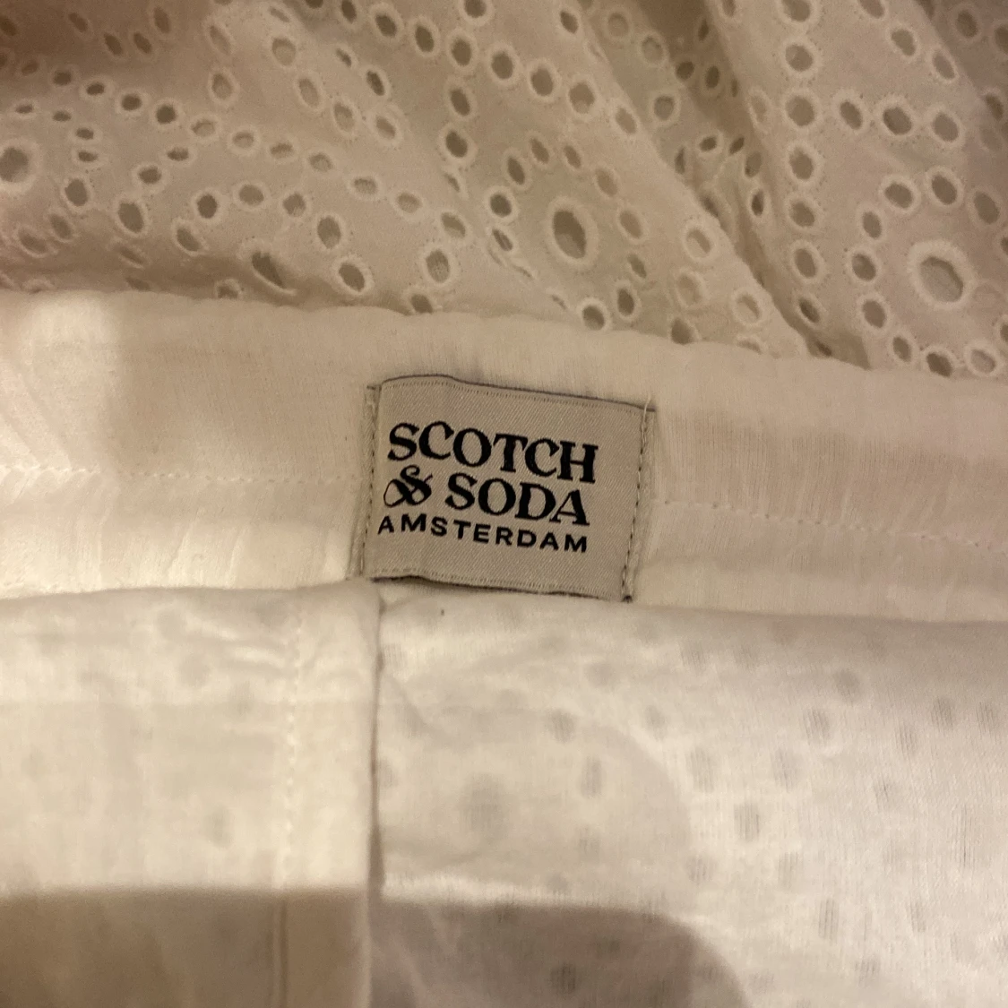Vit klänning från Scotch & Soda - 91