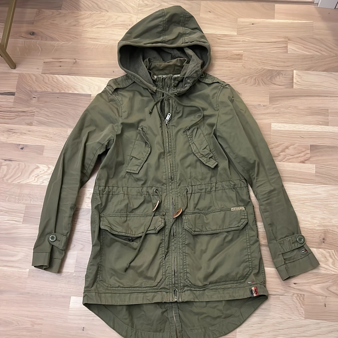 Grön parkajacka från Hilfiger Denim