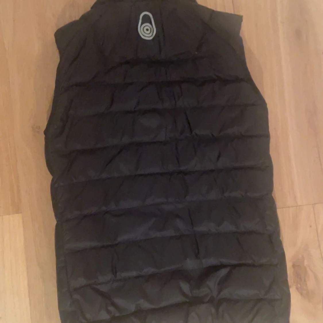 Svart dunväst från Sail Racing - 90