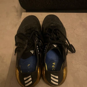 Ett par fina adidas copa sense.1 i storlek3  - Ett par fina adidas copa sense.1 i storlek 43 1/3  Är inte använda så mycket alls så därmed bra skick 