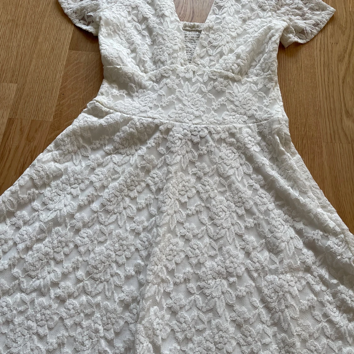 Vit spetsklänning - 2