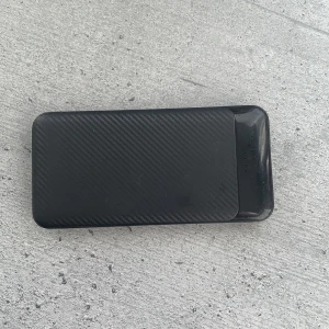 Powerbank - Säljer min powerbank för jag inte använder den längre. Den är i jättebra skick o allt funkar som det ska.