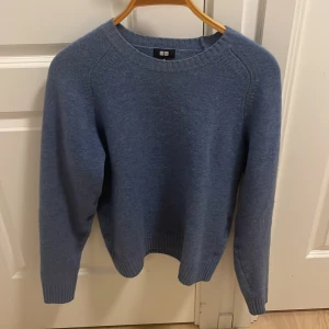 UNI QLO tröja  - Säljer en helt ny tröja som passar perfekt för den kommande vintern.    har  inga defekter. PRISET går alltid o fixa 