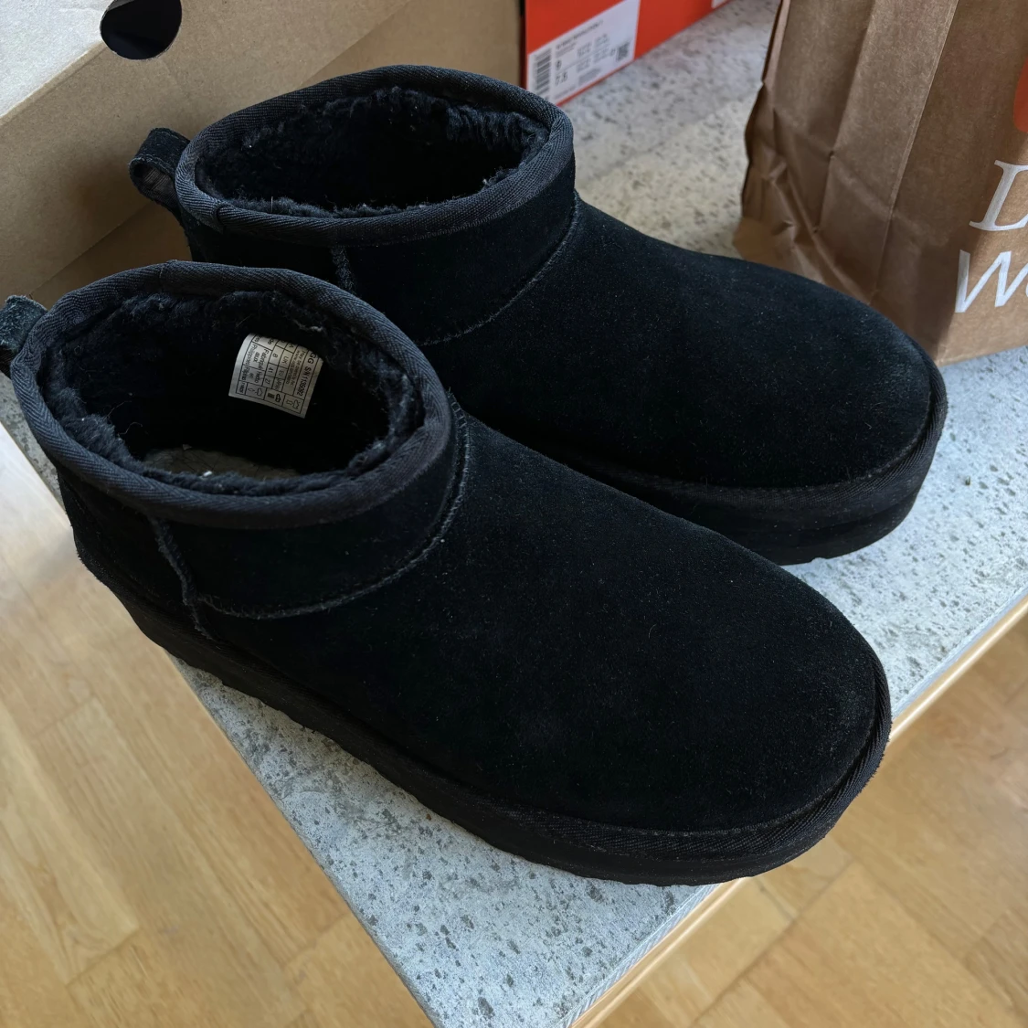 Uggs mini platform