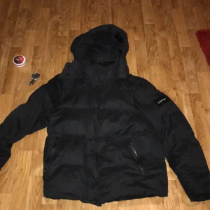 Calvin Klein Jacka - Herr jacka storlek M passar L Kan även mötas upp i Karlstad 