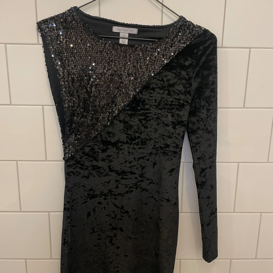 Glittrig festklänning