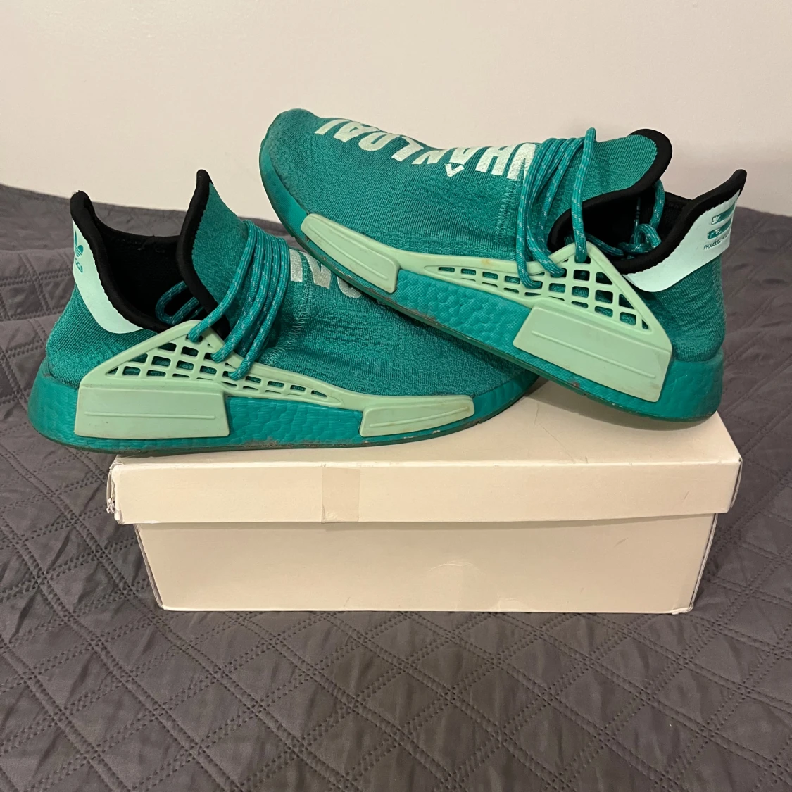 Äkta Addidas Pharell Williams skor