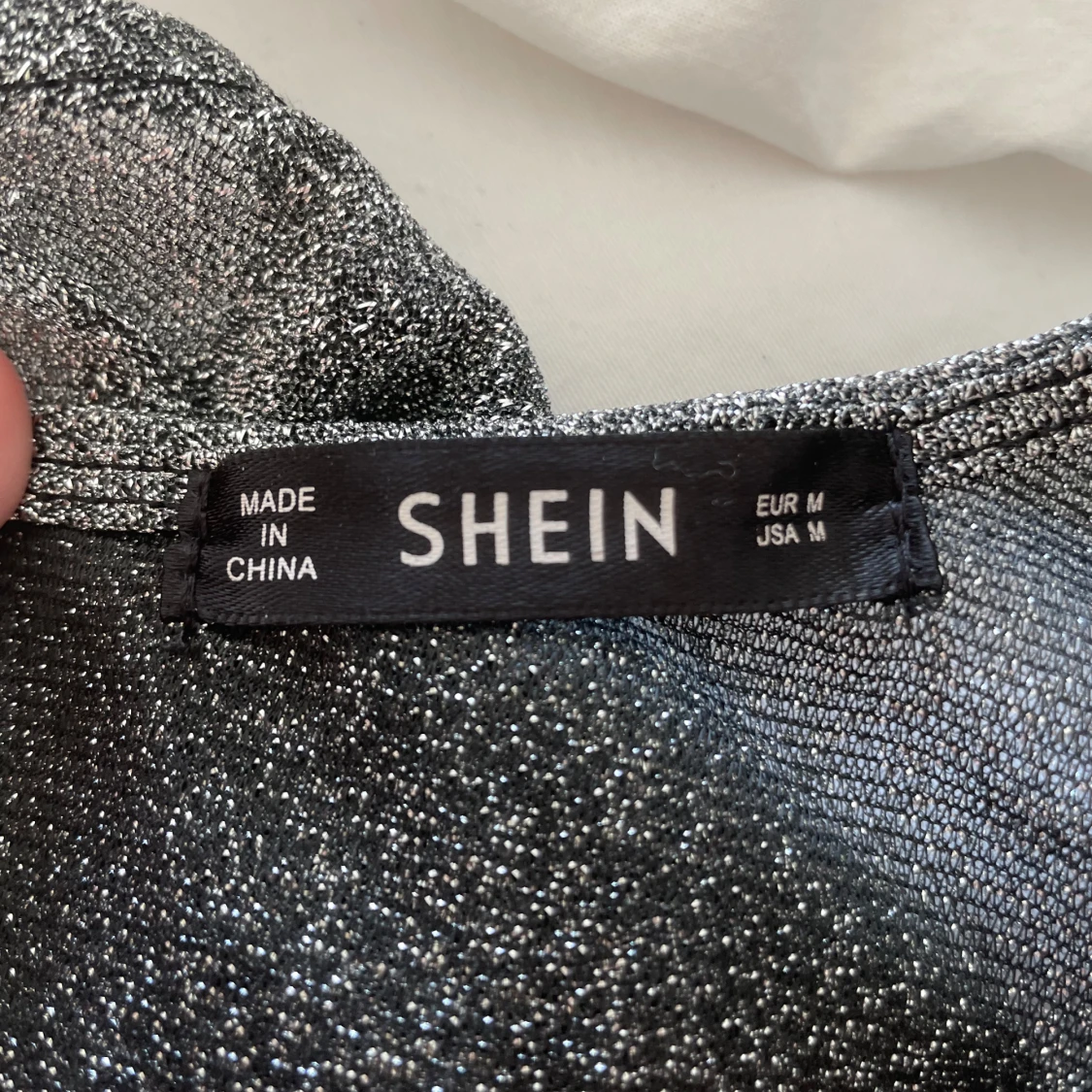 Glittrig klänning från Shein - 90