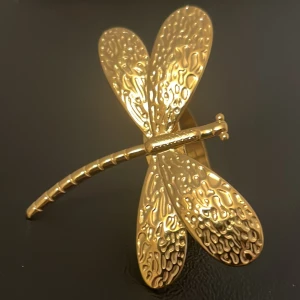 Guld trollslända ring rostfri  - Säljer denna superfina ringen som är både justerbar och rostfri!💞