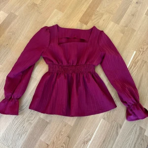 Långärmad topp  - Så fin topp som jag växt ur tyvärr