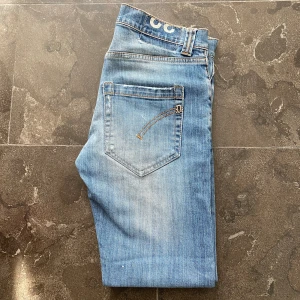 DonDup jeans.  - Hej. Har fått in dessa dondup jeans i storlek 32. Inga skador. säljs för 799. Bara att höra av sig vid frågor!    Mvh...