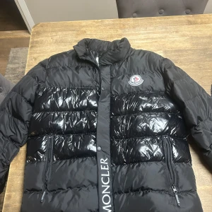 Jacka - Kom dm för mer info  