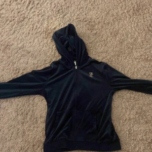 Juicy tröja mörkblå - Bra skick! 