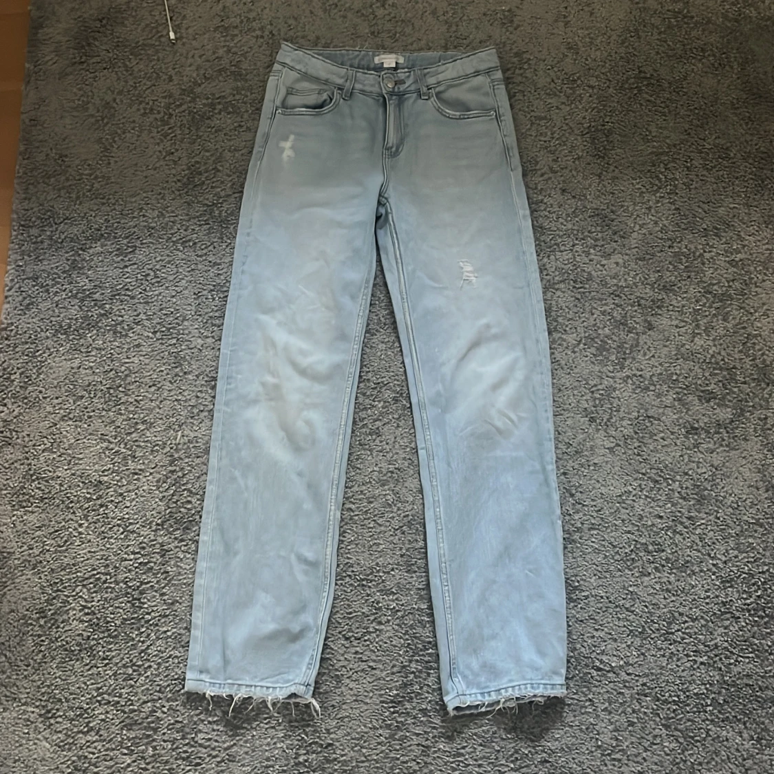  ljusblåa straight jeans från Gina tricot Young! 