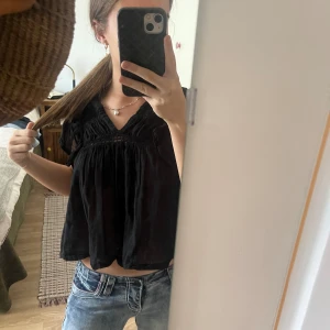 Neo noir blus - Jättegullig och fin neo noir blus🖤