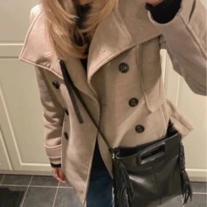 Höstkappa🍂 - Jättefin kappa från hm💞 perfekt till hösten!🍂⚡️