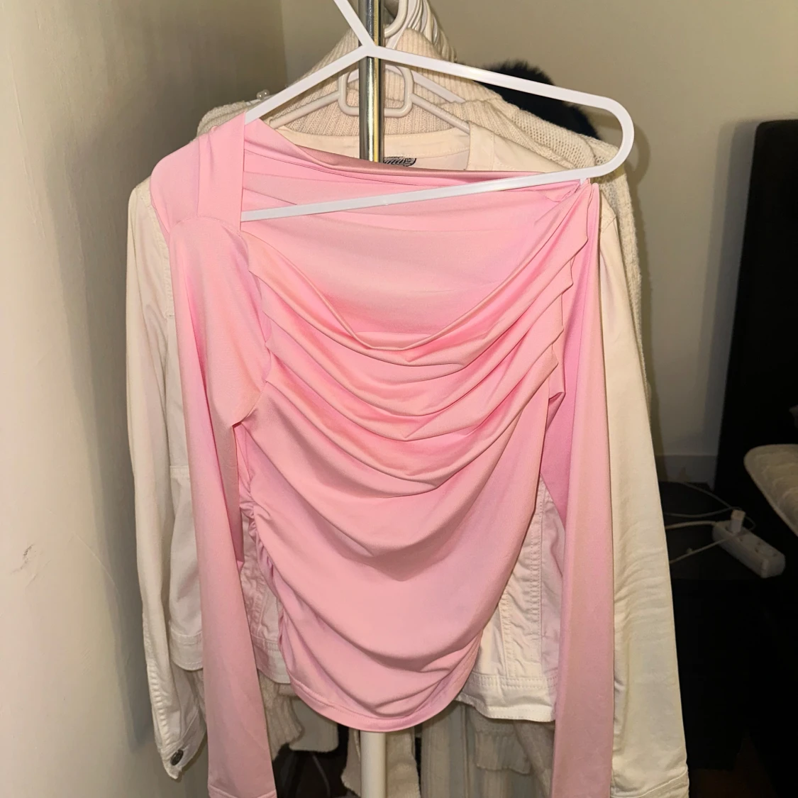 Ljus rosa tröja  - 90