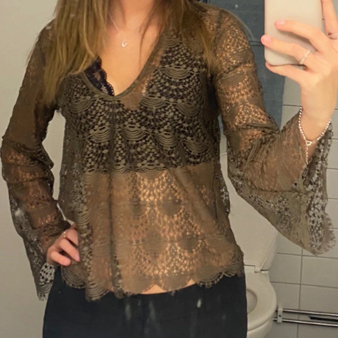 Olivgrön spetströja - 91