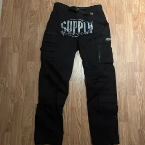 Supply cargo byxor bra kvalite perfekt för hösten - Bra skikt 