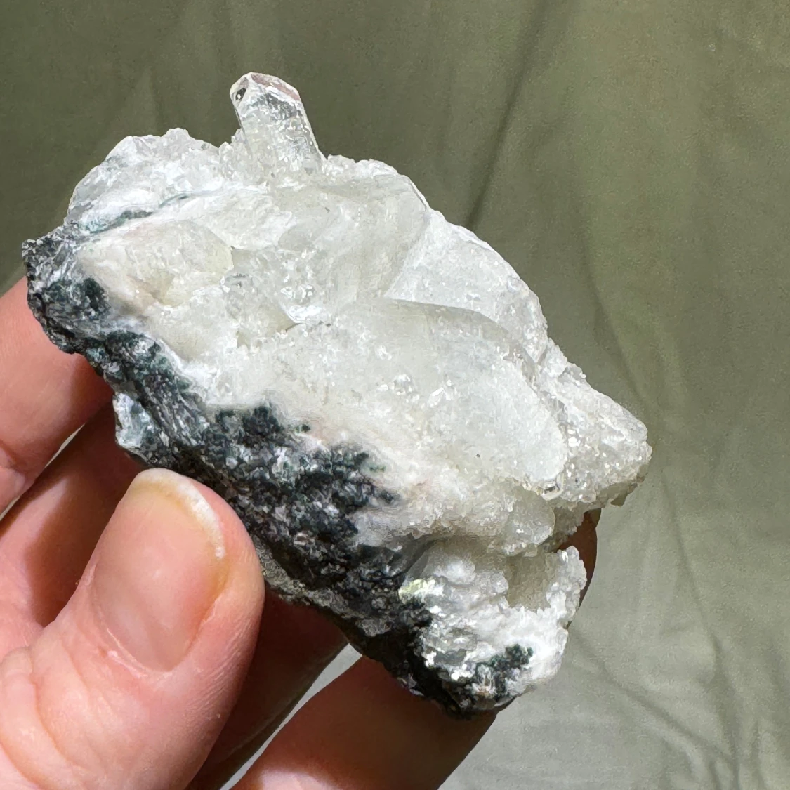 Vackert litet apofylit kluster  - 92