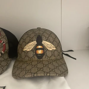 Gucci keps - ÄKTA Gucci bee keps storlek s 
