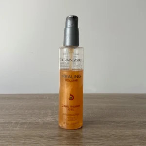 Lanza  - Säljer denna viktlösa stylinggelen från LANZA. Använd några få gånger men passade inte för mig. Nypris: 279 kr säljer den för 129 kr 