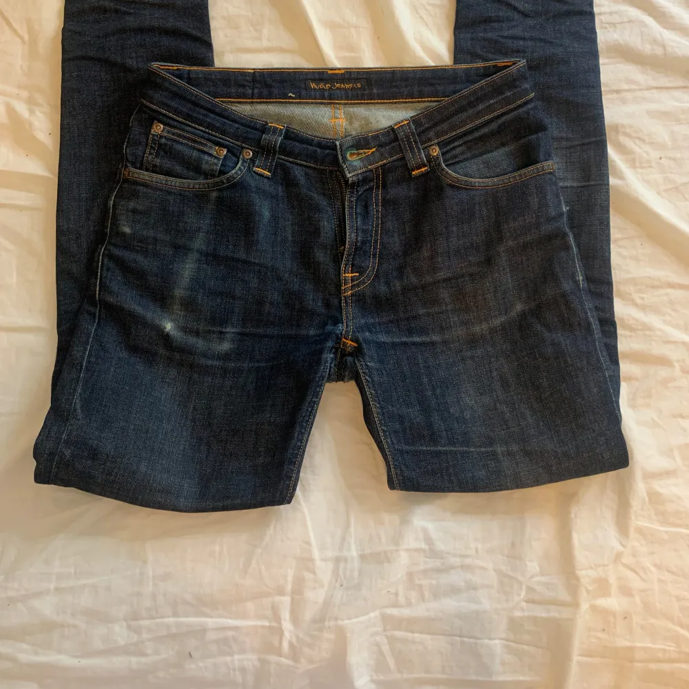 Ett par jätte fina jeans som är skinny men kan klippa dom till shorts om man inte gillar hur dom ser ut nu men tycker dom är jätte höstliga och passar bra till höga stövlar ❤️❤️. Jeans & Byxor.