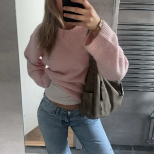 Low waisted jeans - Storlek 34 🩷🩵 skriv mer vid intresse 
