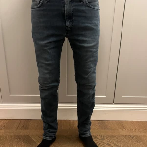 Levis 510 - Snygga Levis jeans modellen är 510! Modellen är 185 och väger 70! Säljs pga för liten!
