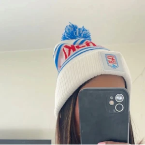 Afterski mössa - Säljer min afterski mössa perfekt till skid säsongen 