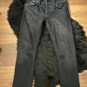 Svarta jeans från Nudie Jeans - Snygga svarta jeans från Nudie jeans
