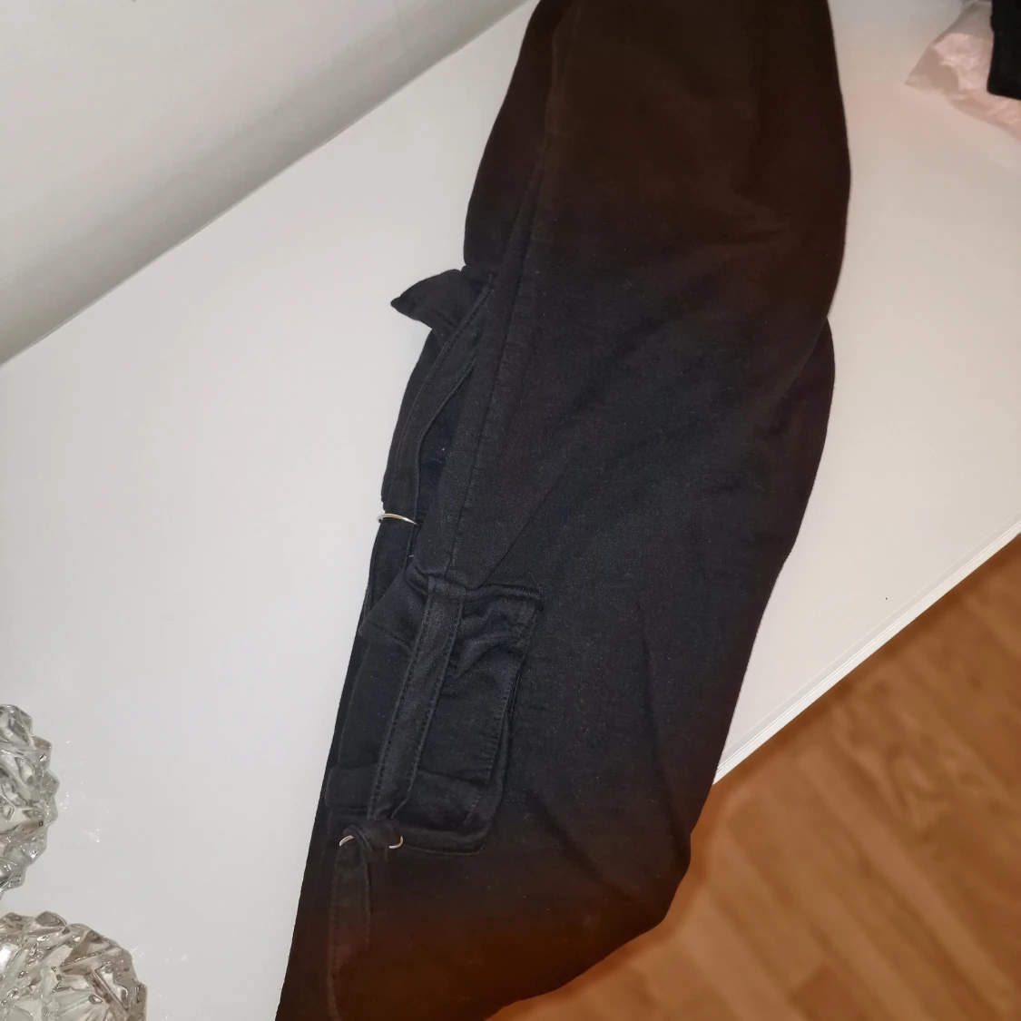 Svarta mjukis cargobyxor