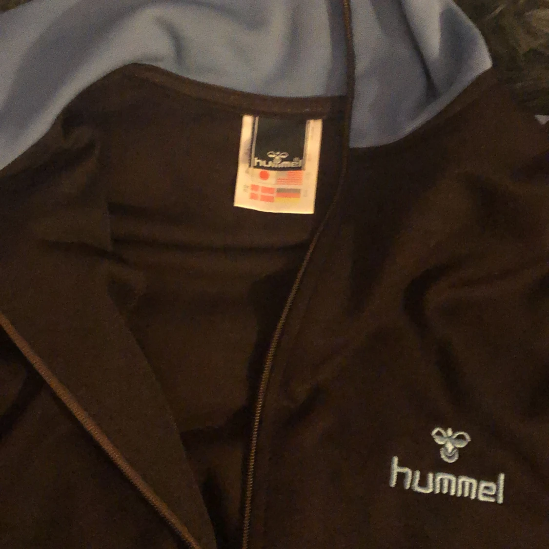 Blå fullzip tröja från Hummel hör av dig för mer - 1