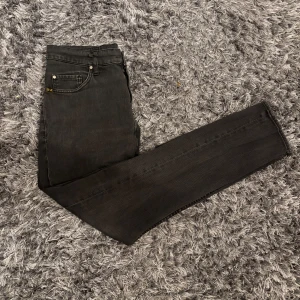 Tiger of Sweden jeans - Säljer dessa feta tiger of Sweden jeansen | modell pistolero | skick 10/10, inga defekter | storlek 30/32 | hör av er vid minsta lilla fråga!