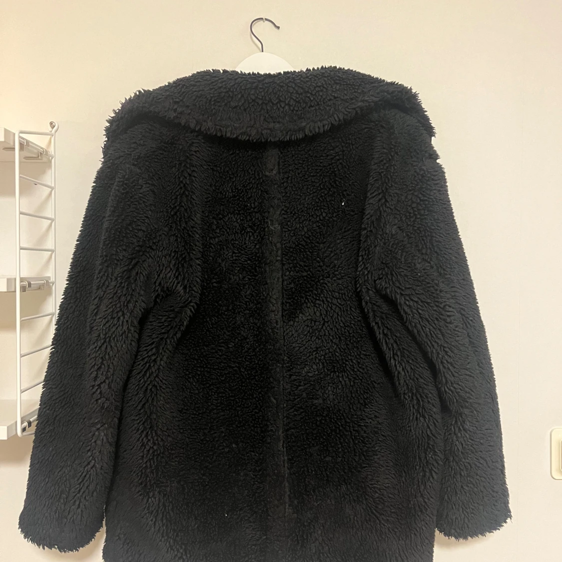 Svart teddyjacka från NA-KD - 3
