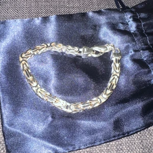 Kejsarlänk armband 925 - Kejsar armband 925 sterling silver. 6mm tjock, 21 cm lång. Inga tydliga repor använd fåtal gånger 