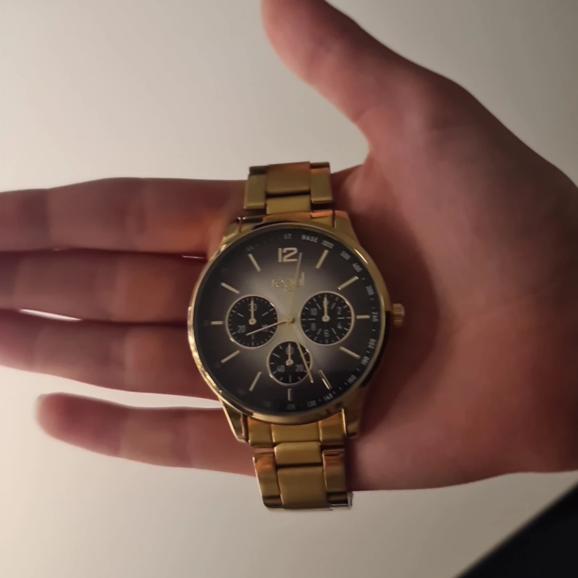 Guldfärgad klocka från Fossil - 1