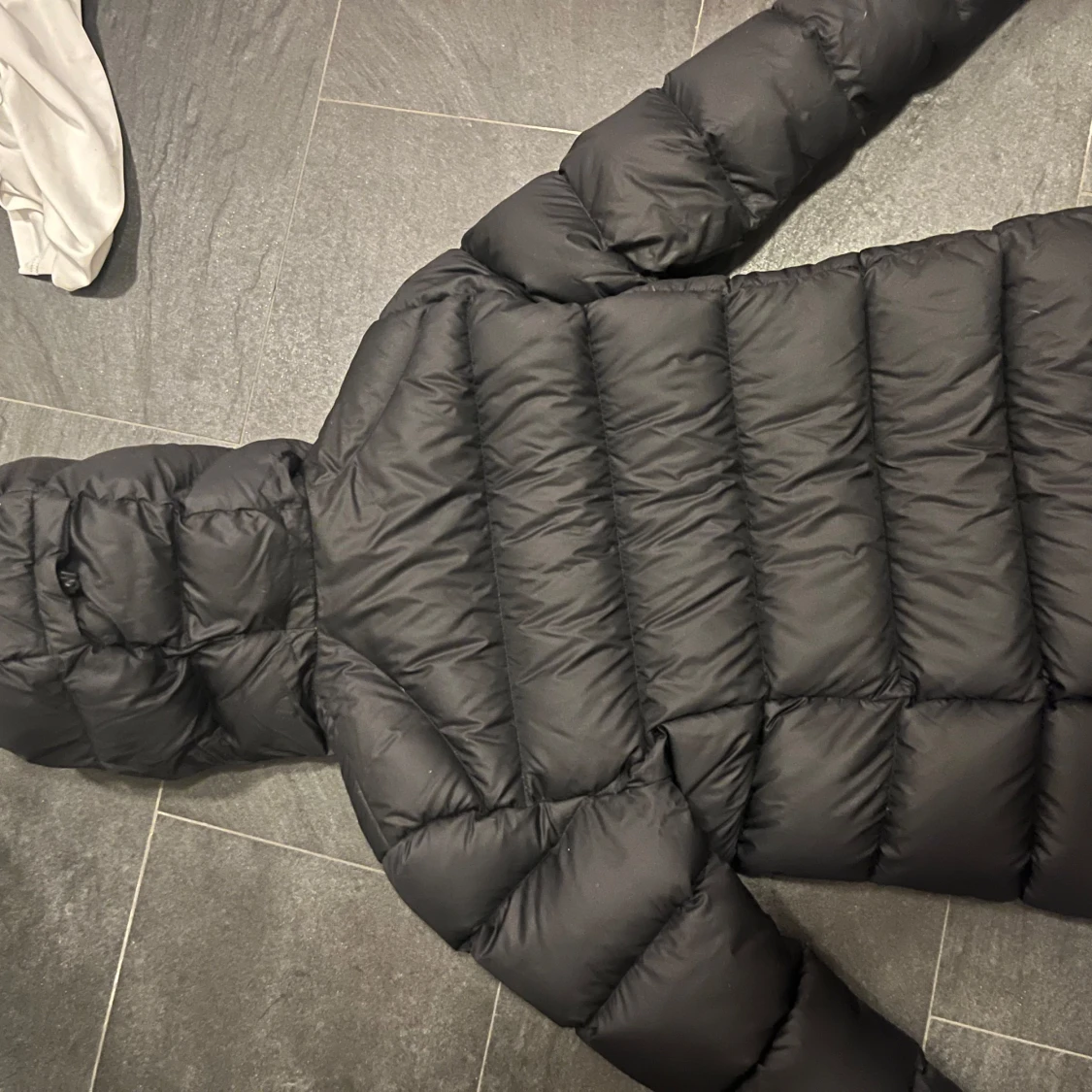 Svart dunjacka från Everest - 90