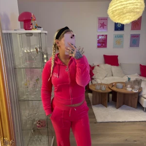 Juicy couture set  - Storlek xs i byxor och s i tröjan! I bra skick 🩷