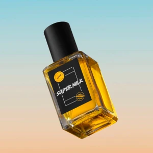Super Milk Parfym från Lush - Säljer min Super Milk parfym från Lush! Helt ny och förpackningen/ paketet finns kvar. Detta är den nya varianten av Super Milk som lanserades denna månaden! 💓💓