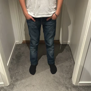 Nudie Jeans  - Tja säljer ett par Nudie jeans. de är super slim Kim och är storlek 27/34. Det är jätte fint skick! Priset kan diskuteras. 