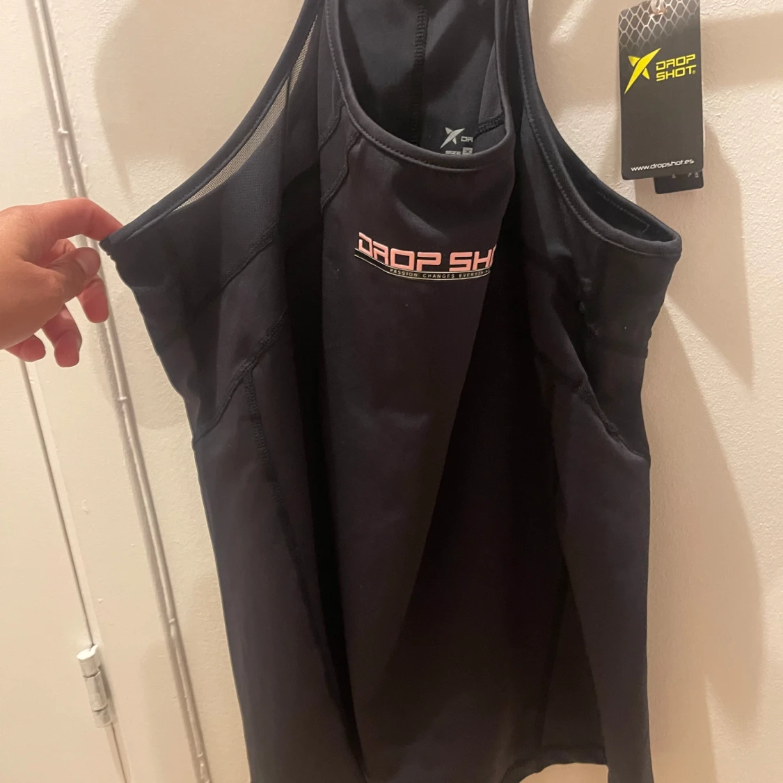 Svart linnetopp från Drop Shot