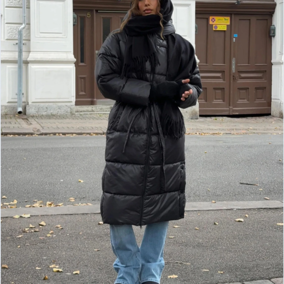 Svart lång puffer jacka från Nelly