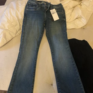 Ltb bootcut jeans - 24x31 as snygga. passar ej mig och glömde lämna tillbaka de . Aldrig använda prislappen kvar
