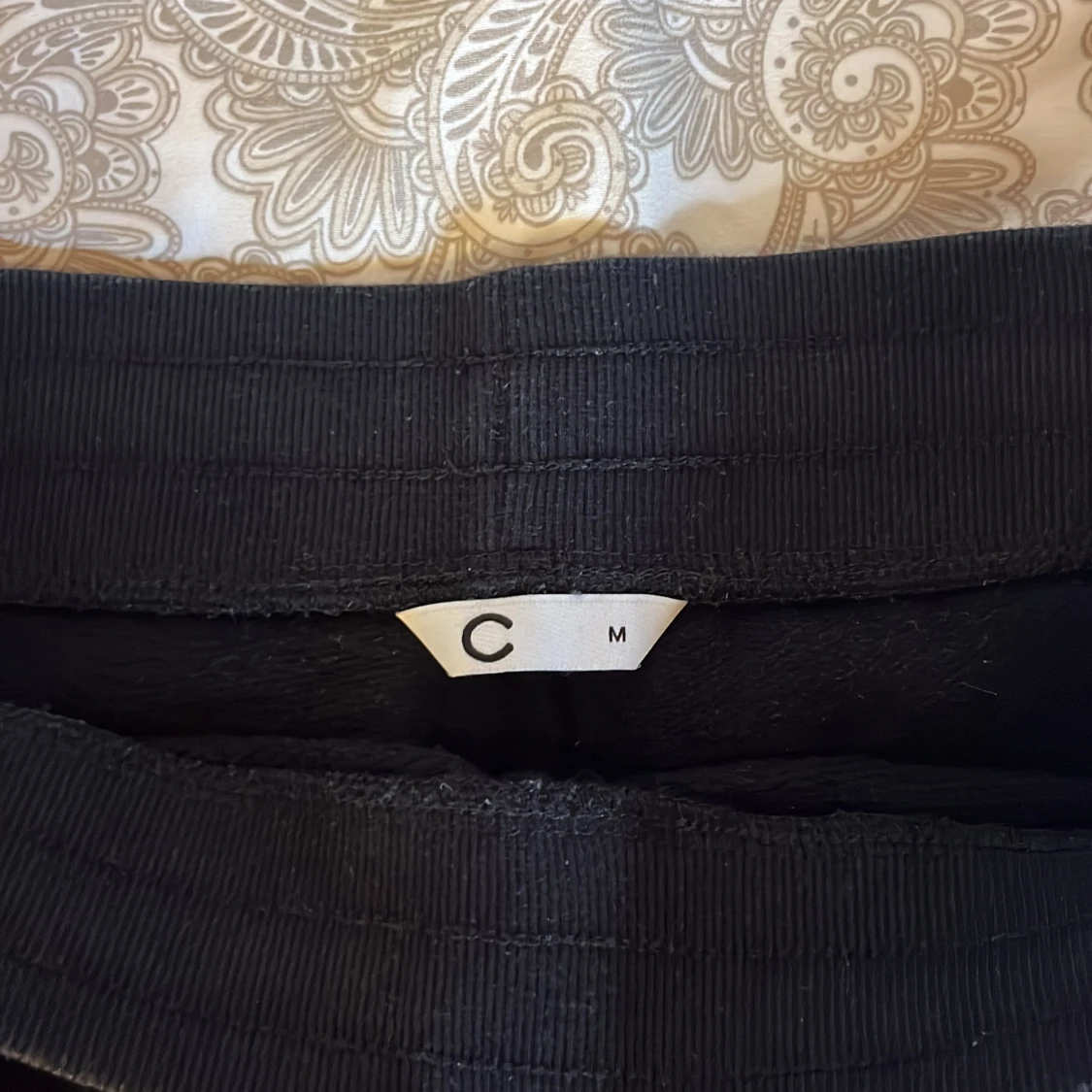 svarta mjukisshorts  - 91