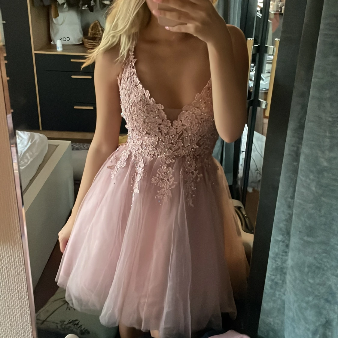 Rosa klänning /Vaaleanpunainen mekko / rippimekko