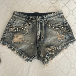 Jeans shorts - Oanvända! Stor i storleken, storlek S.