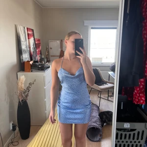 Nakd klänning  - Nakd klänning från någon influenser kollektion 