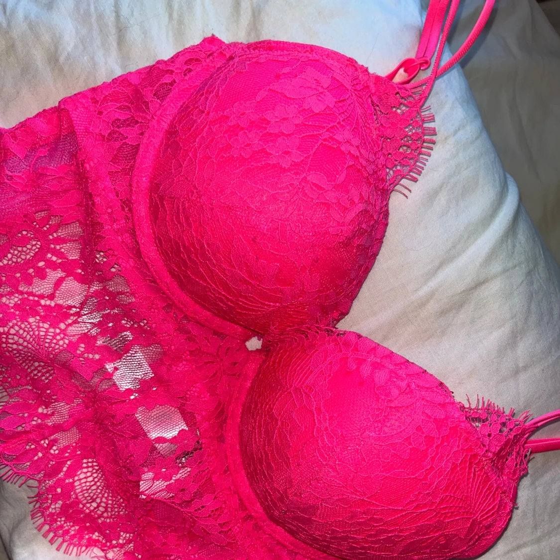 skrikrosa spets bh med lätt push up - 90